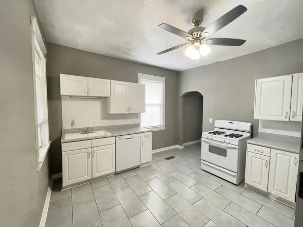 711 W 38th St APT 1, Kansas City, MO 64111