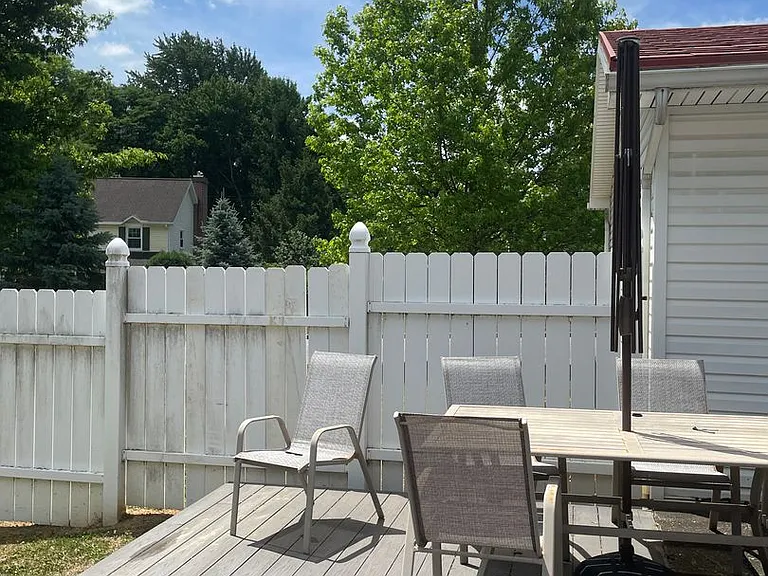 445 Carlton Rd — Photo 7