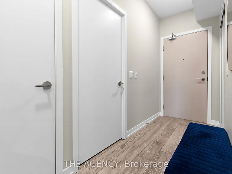 2020 Bathurst St #1817 — Photo 2