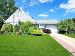 310 Linden Pl, West Hempstead, NY 11552