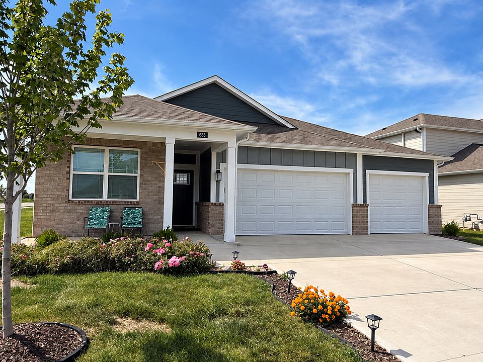1st image of 635 Blackrock Dr