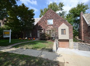 125 Hoodridge Dr, Pittsburgh, PA 15228
