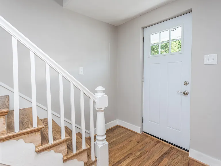 118 E Monmouth St — Photo 10