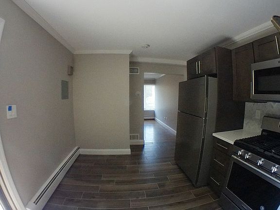 3rd image of 547 Barclay Ave