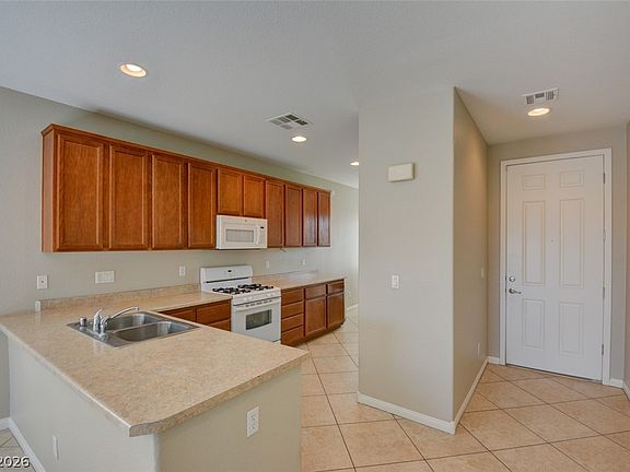 4th image of 5940 Bellows Beach St
