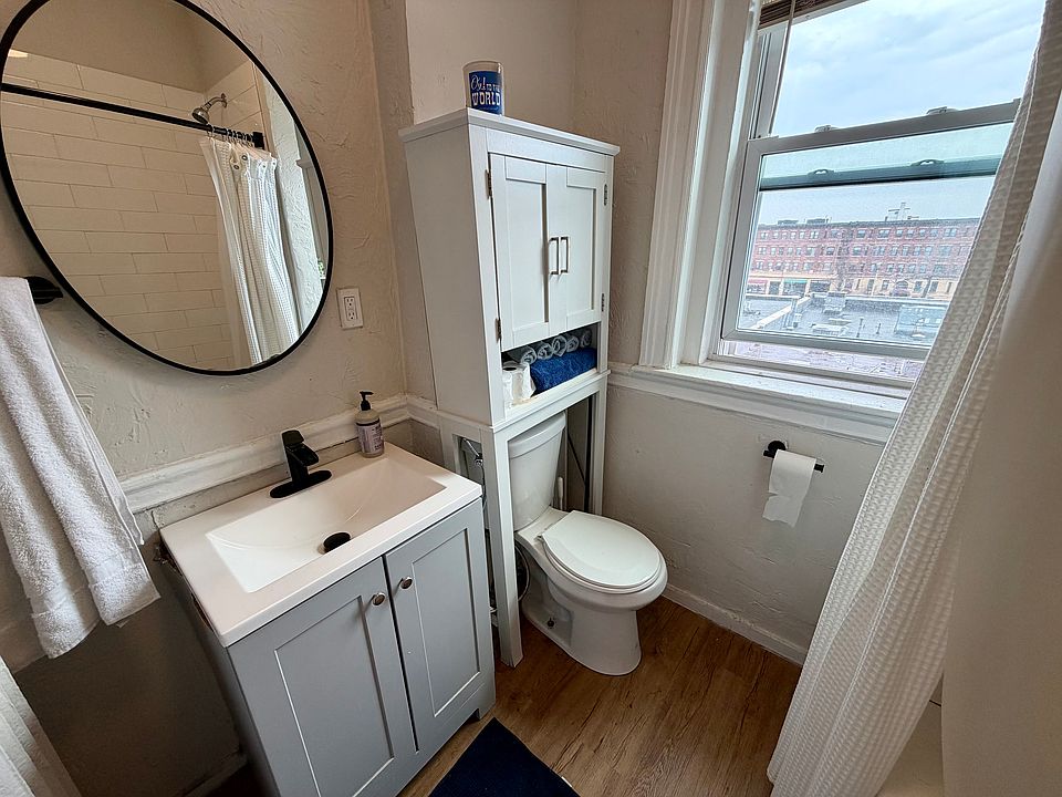 1st image of 14 Glenville Ave #3