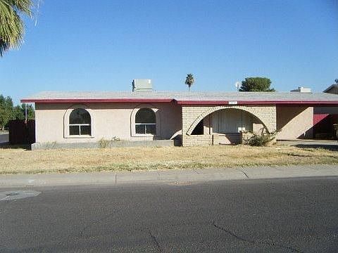 Large corner lot in a cul de sac