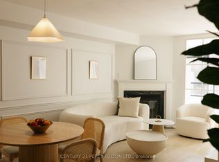 1 Ripley Ave #302, Toronto, ON M6S4Z6