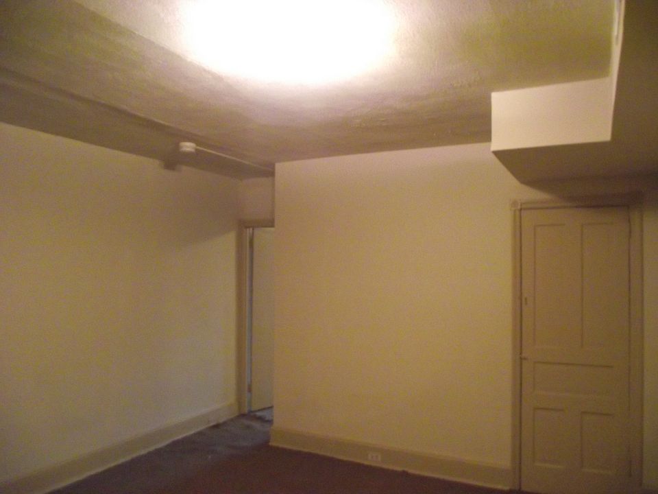 Living Room 13 x 15
