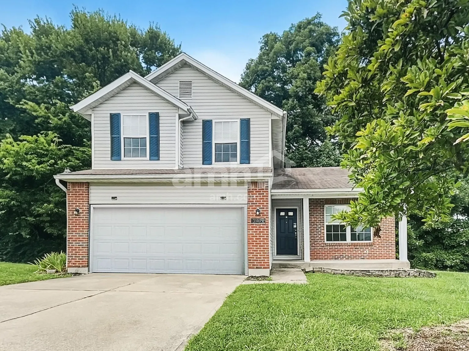 3 bed, 2.0 bath, 1570 sqft, $2,180 — Photo 1