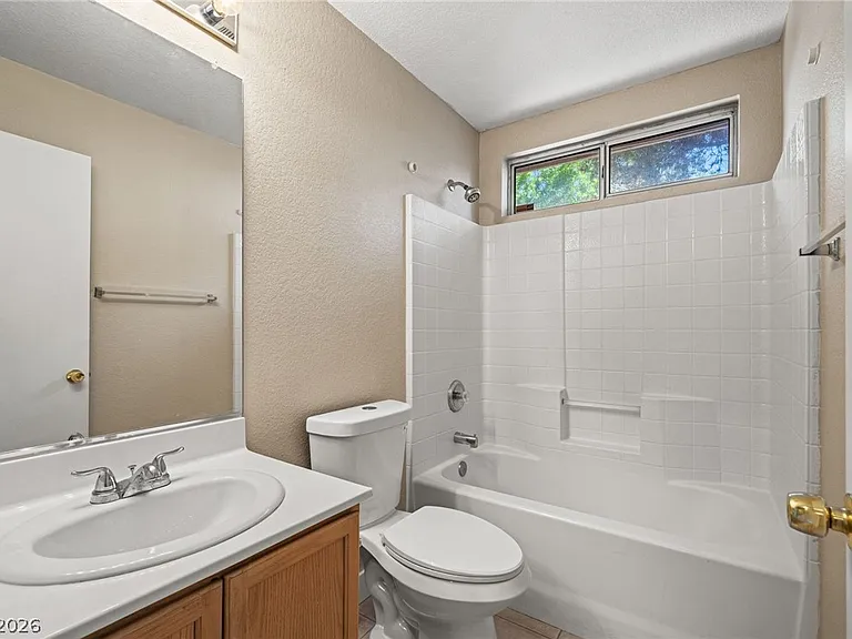 6012 Soft Springs Ave — Photo 12