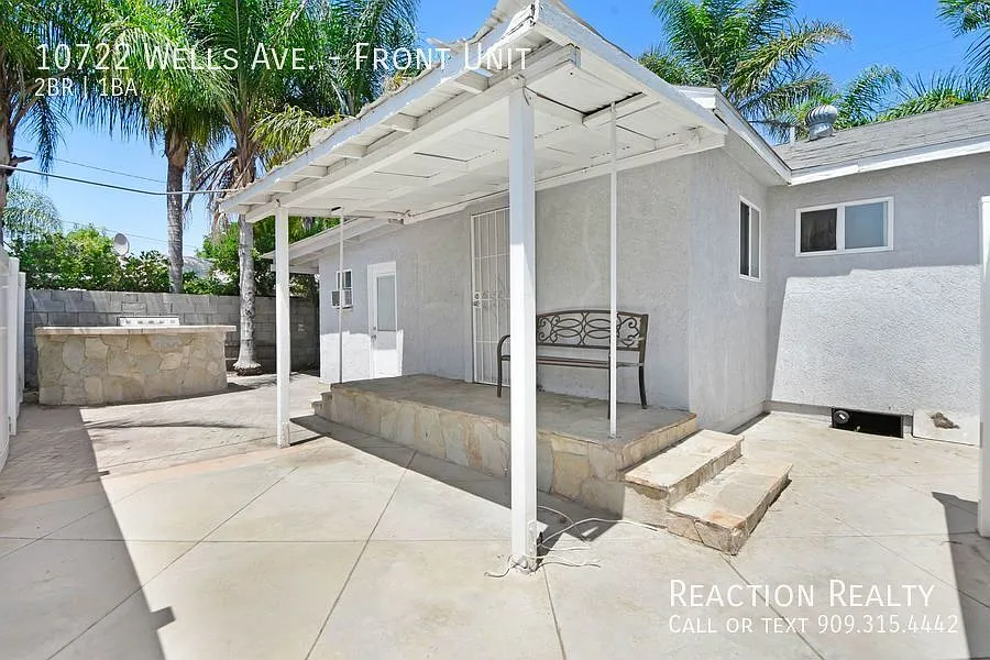 Coming Soon! Great little duplex centrally located near the heart of Riverside. — Photo 2