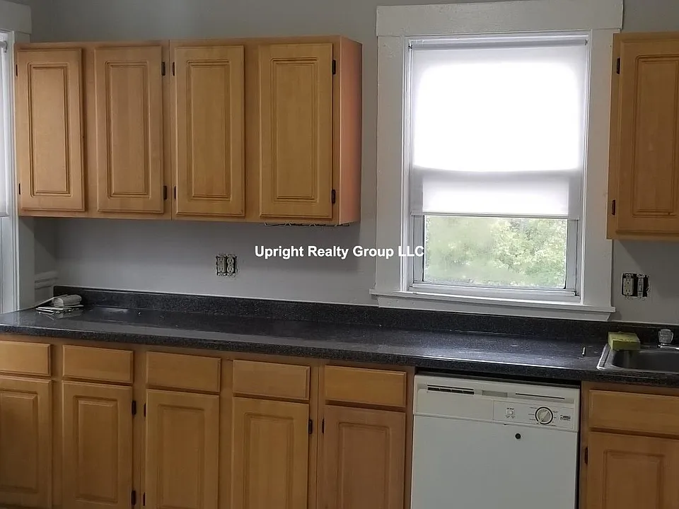 19 Roseclair St #3
