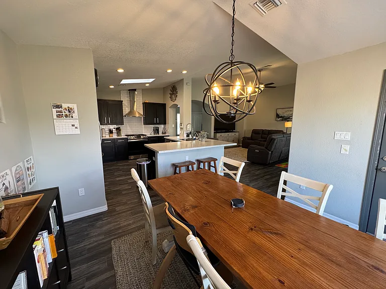10622 E 38th Ln — Photo 8