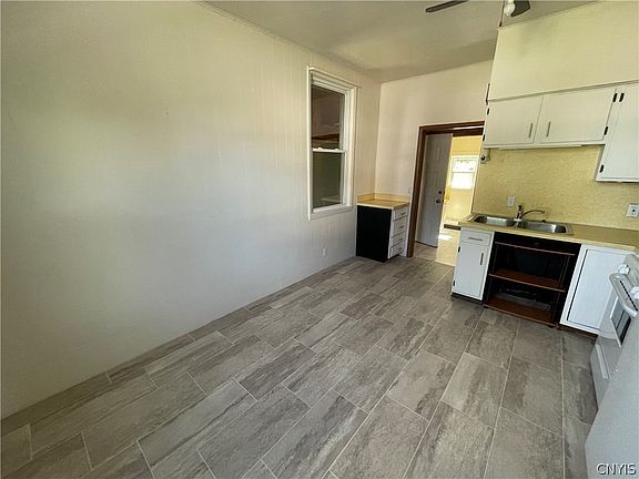 3rd image of 324 East Ave