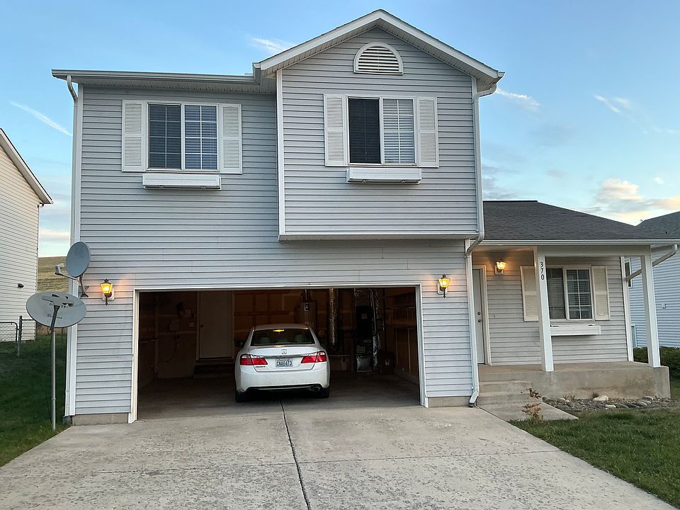 1st image of 370 NW Parr Dr