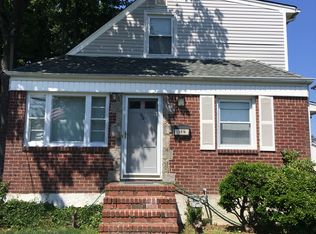 132 Ribbon St, Franklin Square, NY 11010