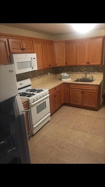 2nd image of 474 Montauk Ave
