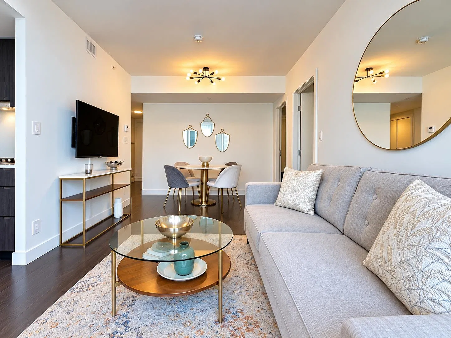 1 bed, 702 sqft, $2,695 — Photo 2