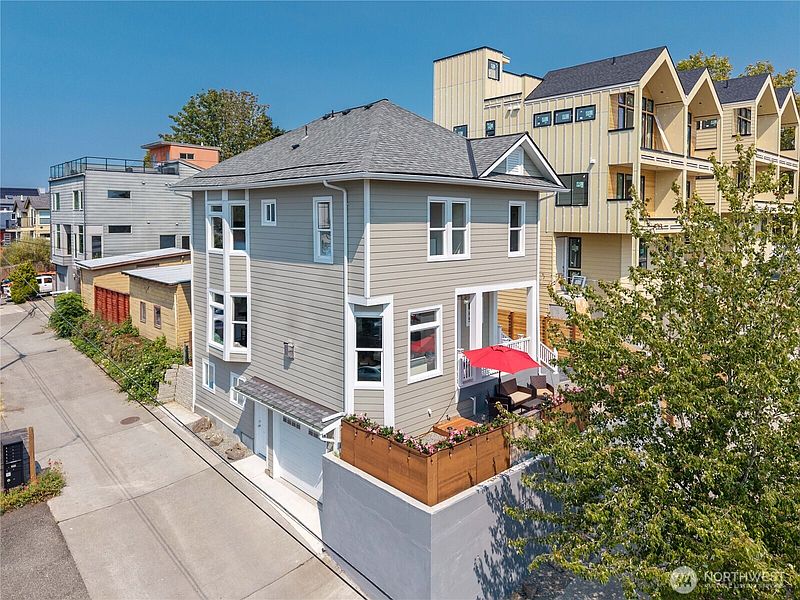 3rd image of 2216 E Fir Street