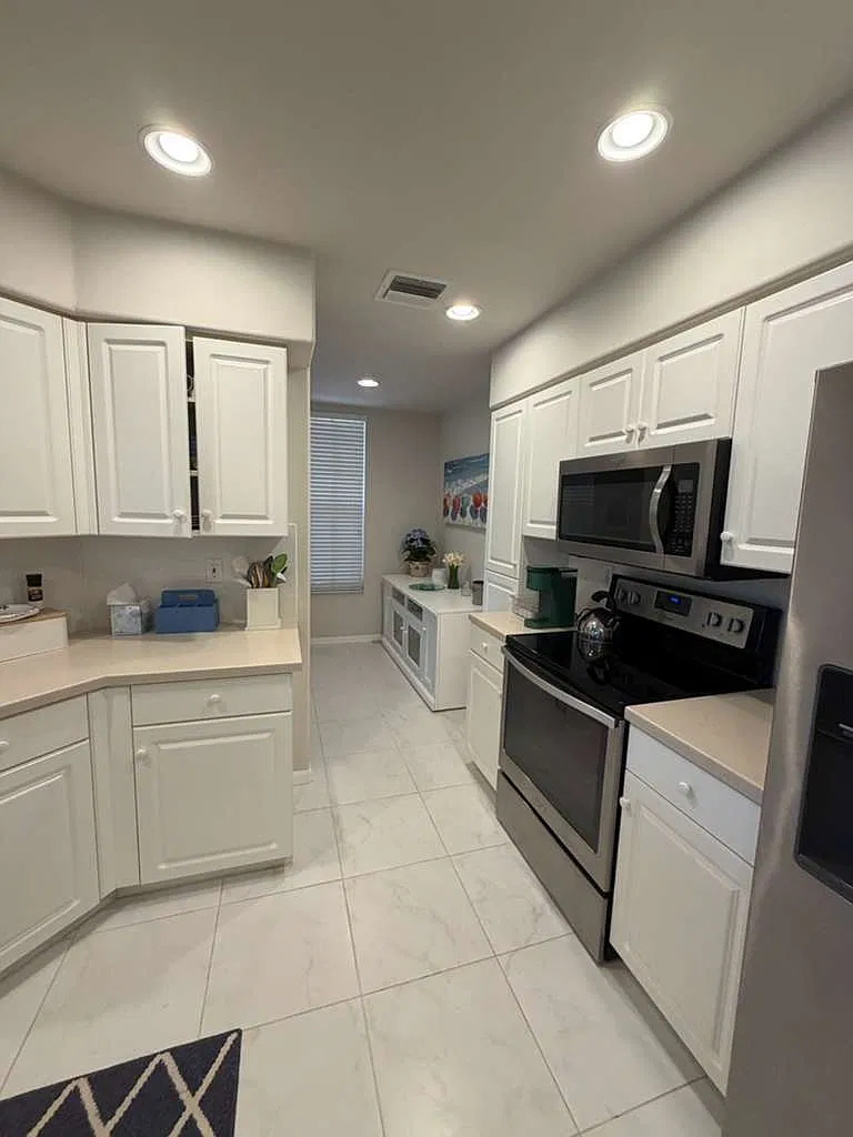 17020 Willowcrest - 210 - 210 — Photo 2