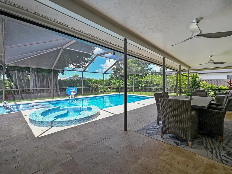 2305 Kings Lake Blvd — Photo 12
