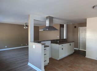 1957 N Saint Louis Ave, Signal Hill, CA 90755