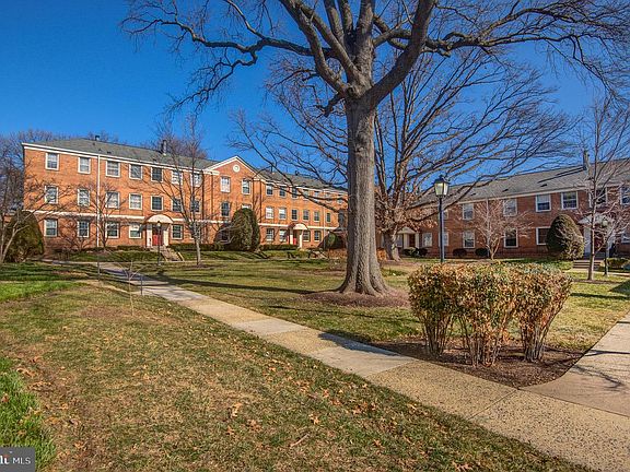 2nd image of 2509 Arlington Blvd APT 301