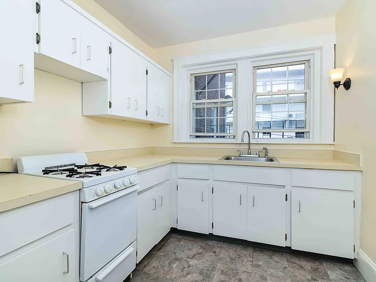 0 Greenleaf St #15 — Photo 4