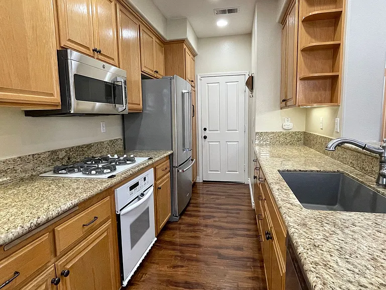 2884 Capella Way — Photo 12