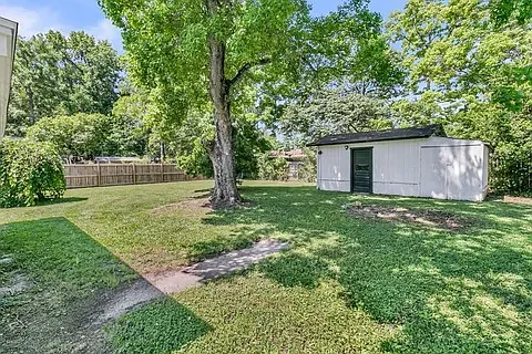 109 Camellia Rd — Photo 37