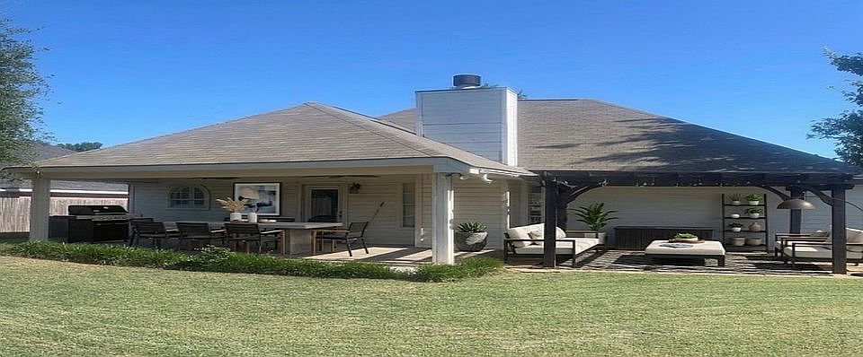 1st image of 522 Callie Ln