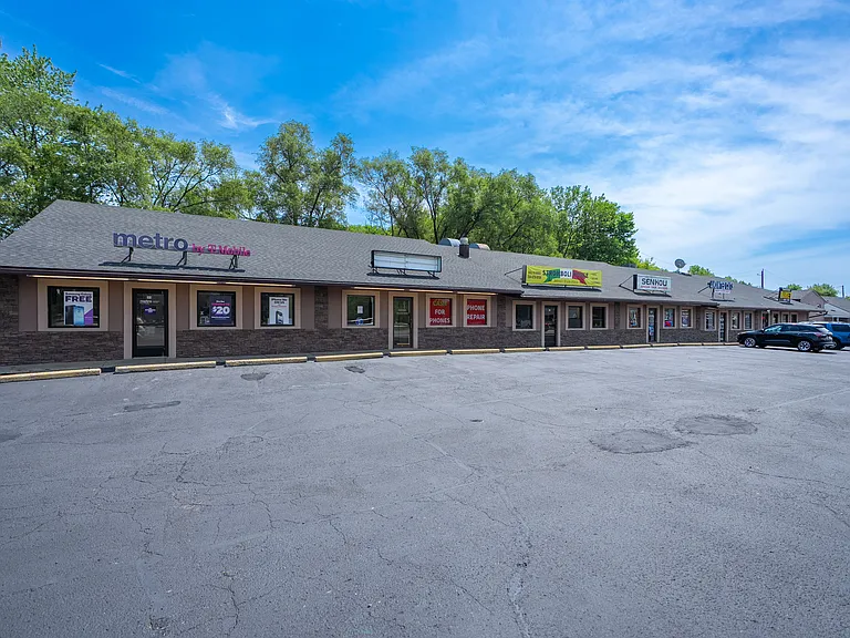 209 S Ford Blvd — Photo 9