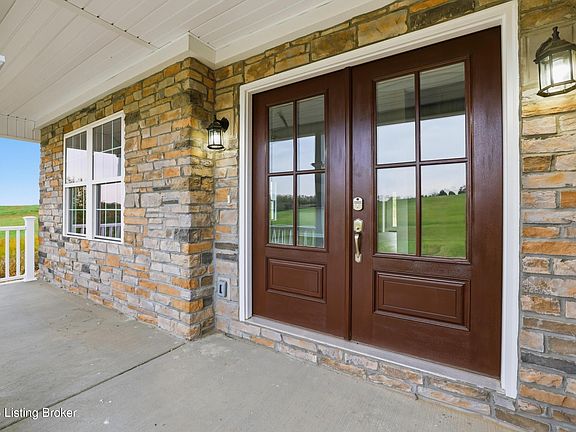 2nd image of 3024 Thorntree Ln
