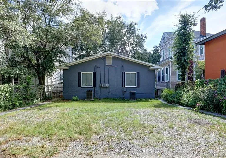 732 E Henry St — Photo 11