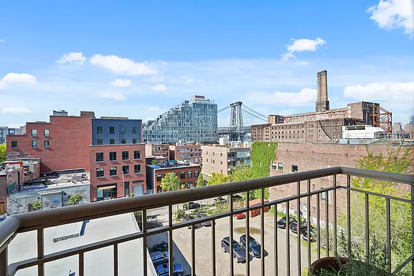 Sold by Avenue Sotheby's International Realty | media 24