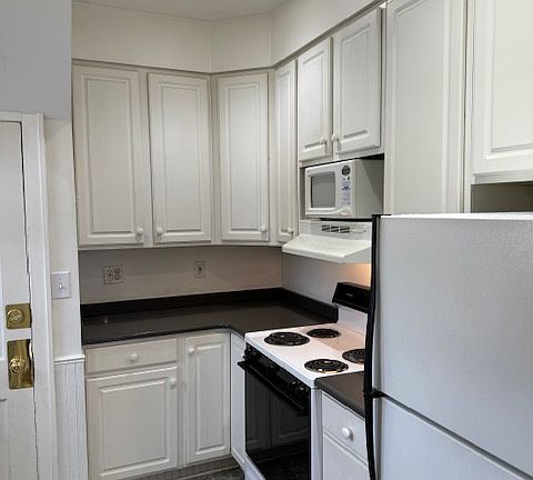 2nd image of 1844 N Lafayette Ave #A