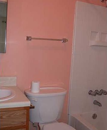 4th image of 3002 E Brainerd St