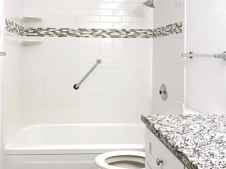 610 S Clinton St #4C — Photo 10
