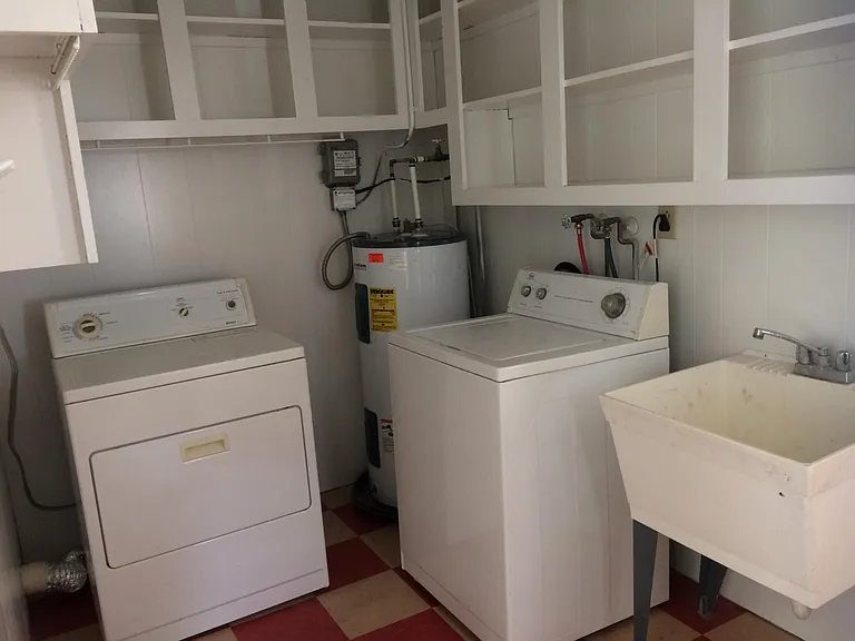 1351 Almond St — Photo 15