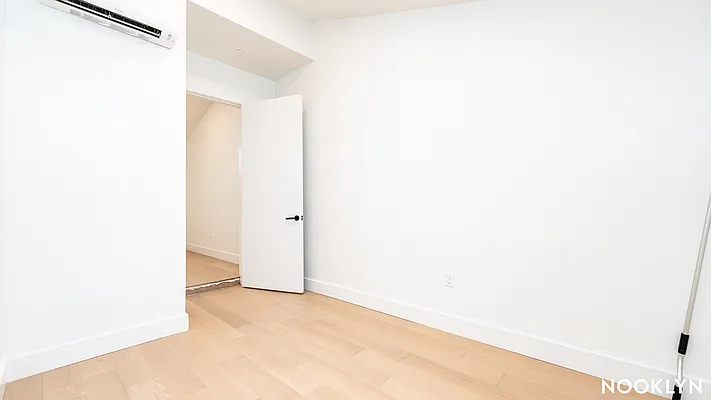Rented by Nooklyn NYC LLC | media 39