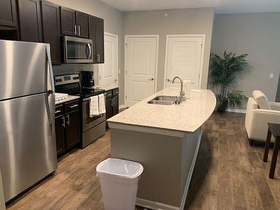 3rd image of 1375 Park 33 Blvd #1501