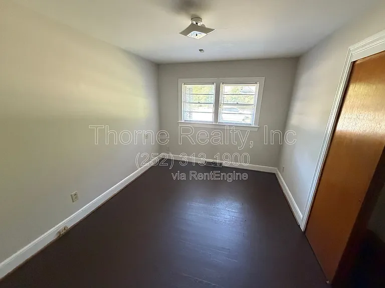 1425 Hargrove St — Photo 9