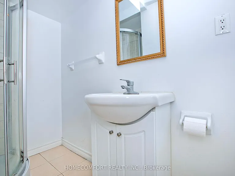 19 Oldborough Cir #SEMI BASEMENT — Photo 8