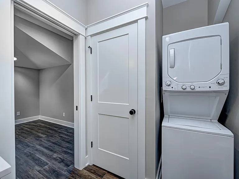 2528 Broadway St #B — Photo 18