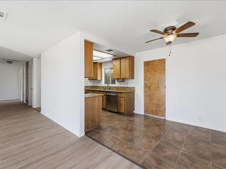 6851 Quail Spring Ave — Photo 10