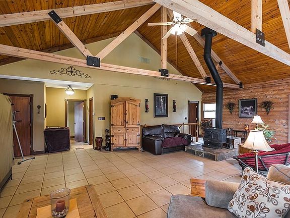 3rd image of 1350 River Cir