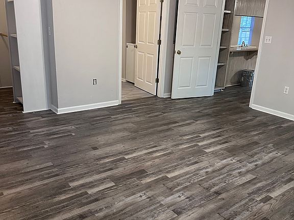 3rd image of 3711 Fawn Ln