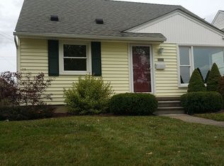 13412 Superior St, Southgate, MI 48195