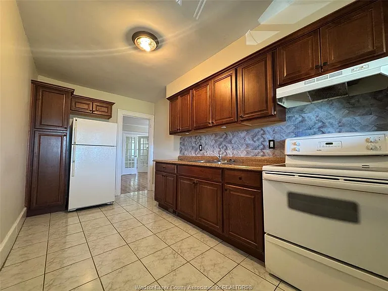 290 Vista Pl #4 — Photo 3